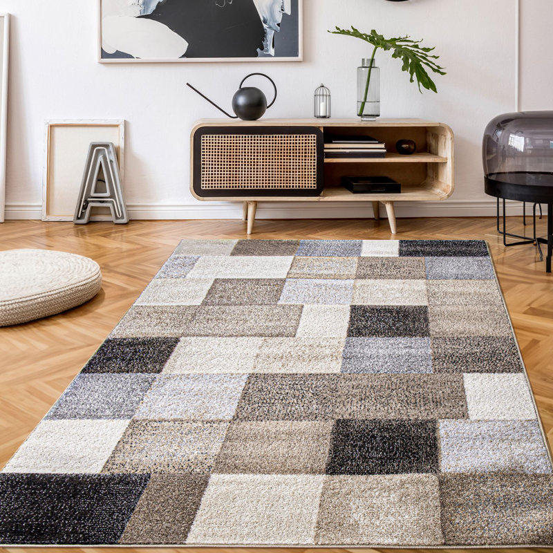 Checkered Area Rug in Patchwork Style in Beige and Grey, Rectangle 6'7" x 9'2"