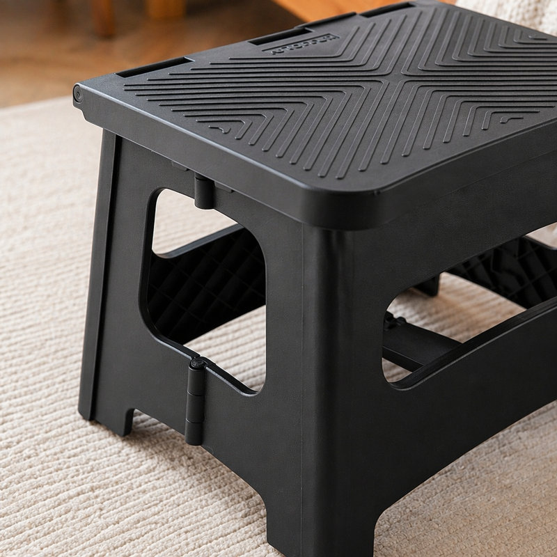 Escabeau pliable 9 po, compact, portable, antidérapant, 300 lb Capacité de poids pour les adultes et les enfants. Dessus antidérapant et pieds en caoutchouc sécurisés, idéal pour la maison et le camping, couleur noire