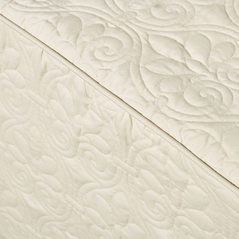 Ensemble de couvre-lit plissé en coin 3 pièces très grand crème. Microfibre. Rembourrage à 100%. . Couvre-lit crème lavable à la machine. Courtepointe. Merveilleux 2