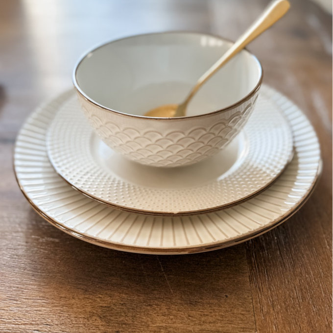 World Menagerie Hub 12 Piece Dinnerware Set, Service for