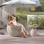 Chaise longue d'extérieur sculpturale, finition pierre artificielle, ergonomique