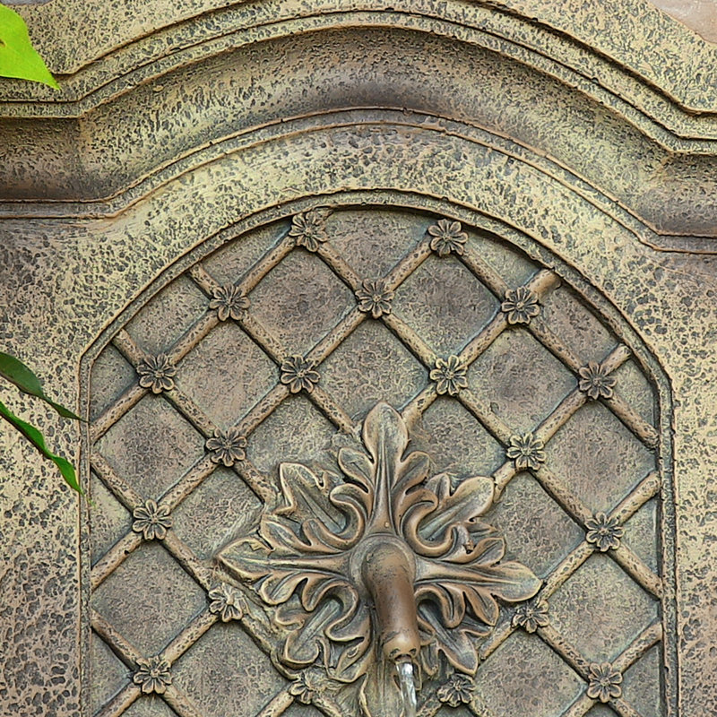 Fontaine murale solaire d'extérieur Rosette, Pierre florentine