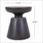 Table d'appoint d'extérieur en béton léger avec un design moderne et une fabrication durable pour un décor de patio élégant