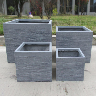 HORTICO Ribbed Light Concrete Square Planter