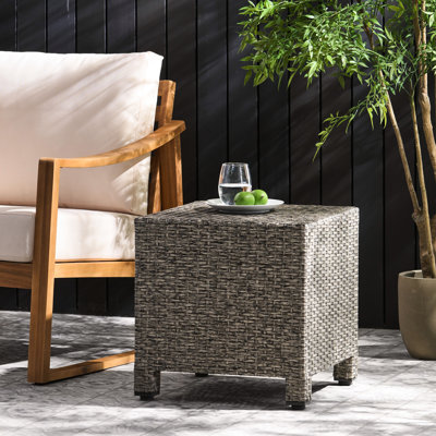 Table d'appoint - H 17,8 po, table d'appoint cubique en PE et fer noir, assemblage tendance et fer 18 po x 18 po x 18 po, aucun assemblage requis