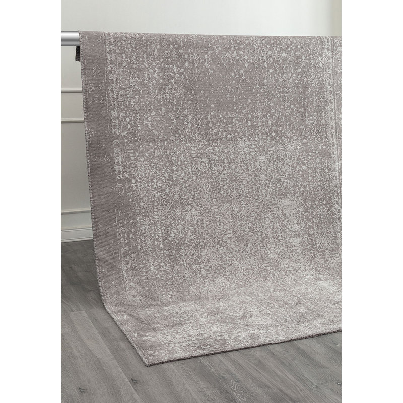 Amaarah Vintage Look Hand Loom Indoor / Outdoor Area Rug, Rectangle 5'3" x 7'6"