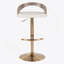 Tabouret de bar réglable avec pivot en métal doré, bois gris clair et similicuir blanc avec repose-pieds arrondi en T - ensemble de 3-103063220-103063222