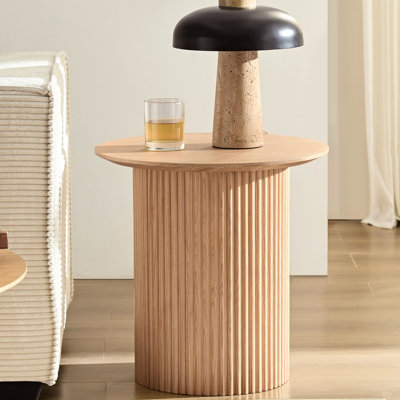 Table d'appoint 17,45 pouces pour la chambre à coucher - Dessus cannelé de style Mid-Century, couleur chêne du salon moderne, teinte