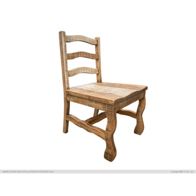 Chaise Marquez