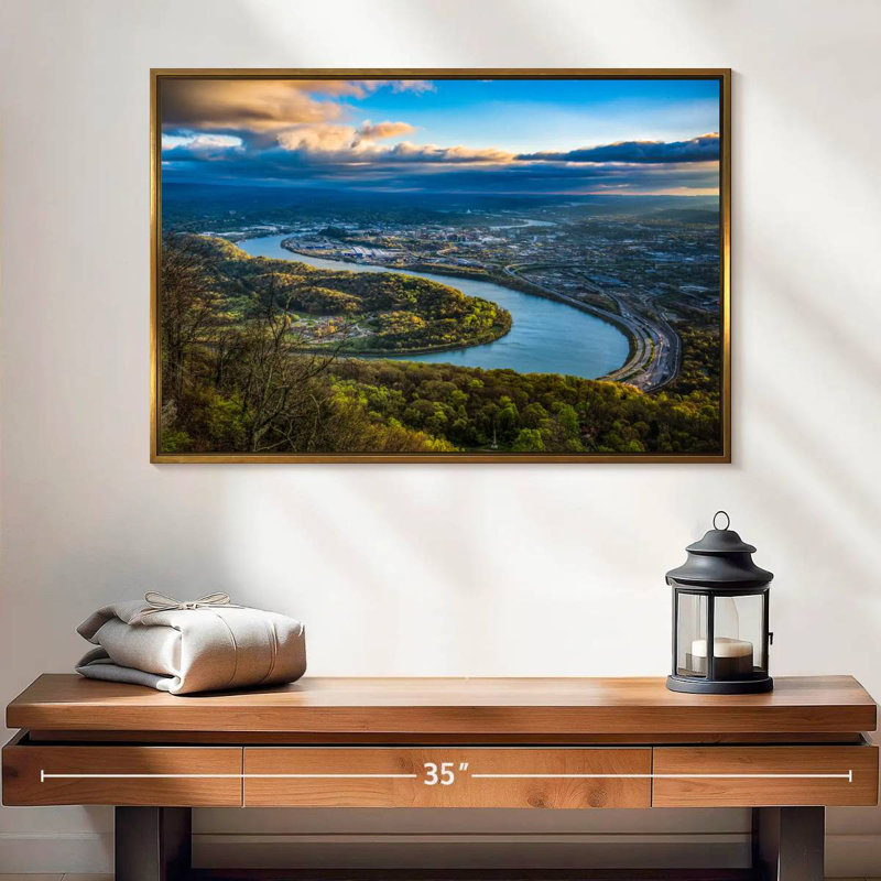 Vue aérienne de Chattanooga, Tennessee, Cadre flottant doré, 25 po x 17 po