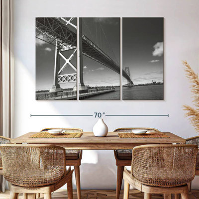 Lilie Ambassador Bridge Detroit