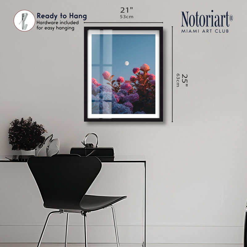 Décoration murale côtière Shadowbox Twilight Hydrangeas II par Notoriart, cadre noir, H 25 po x l 21 po, 25"H x 21"W