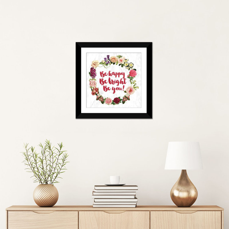 «Be Happy», impression sur toile, H 16 po x l 16 po x P 1 po, Papier beaux-arts encadré noir, Blanc