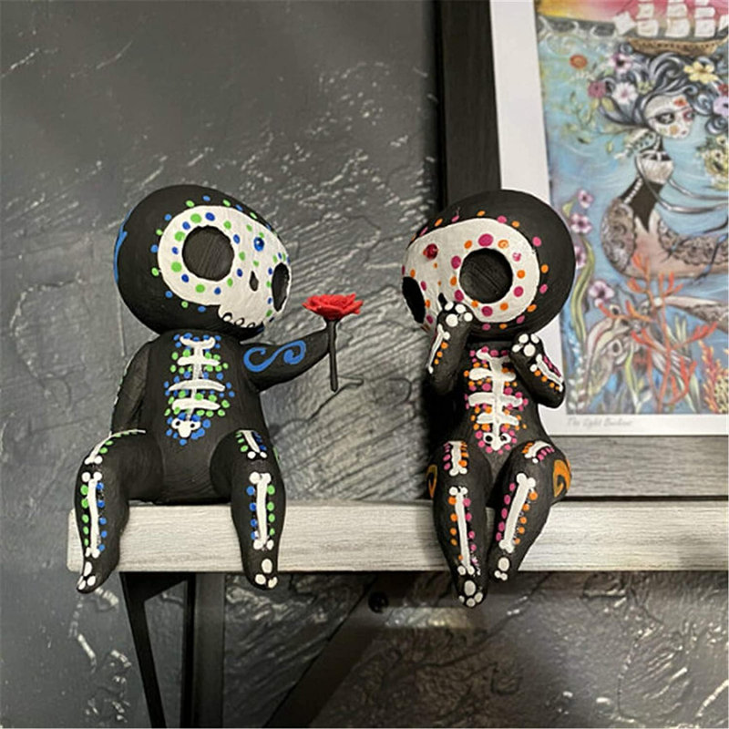 Figurines & Sculptures