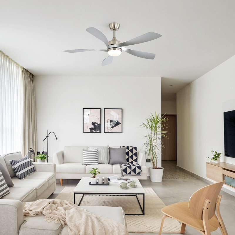 Ventilateur de plafond intelligent de 52 pouces avec lumière avec 5 pales en ABS à intensité variable et fonction mémoire