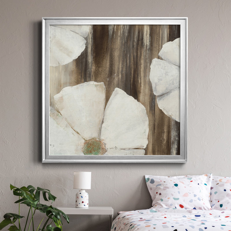 «Night Blooms I», reproduction d'art sur toile encadrée, H 30,5 po x l 30,5 po x P 1,5 po, Encadré de bois de noyer