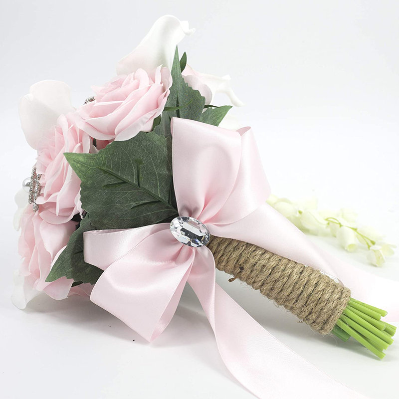 Bouquet de fleurs et de fleurs en forme de cascade de lys Calla, Rose