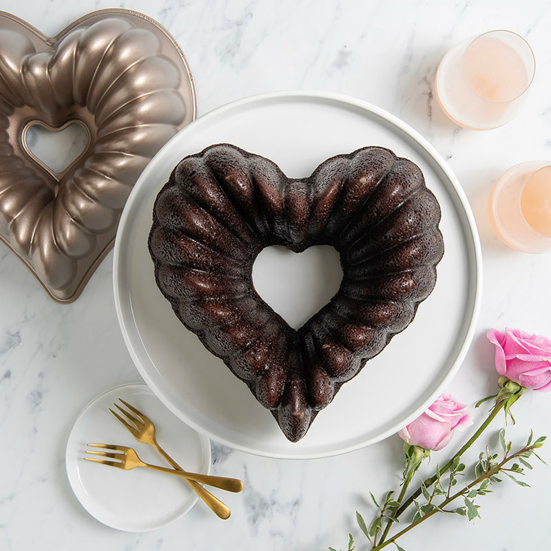 Nordic Ware 10.5 in W X 10.9 in L Heart Bundt Pan Toffee 1 pc