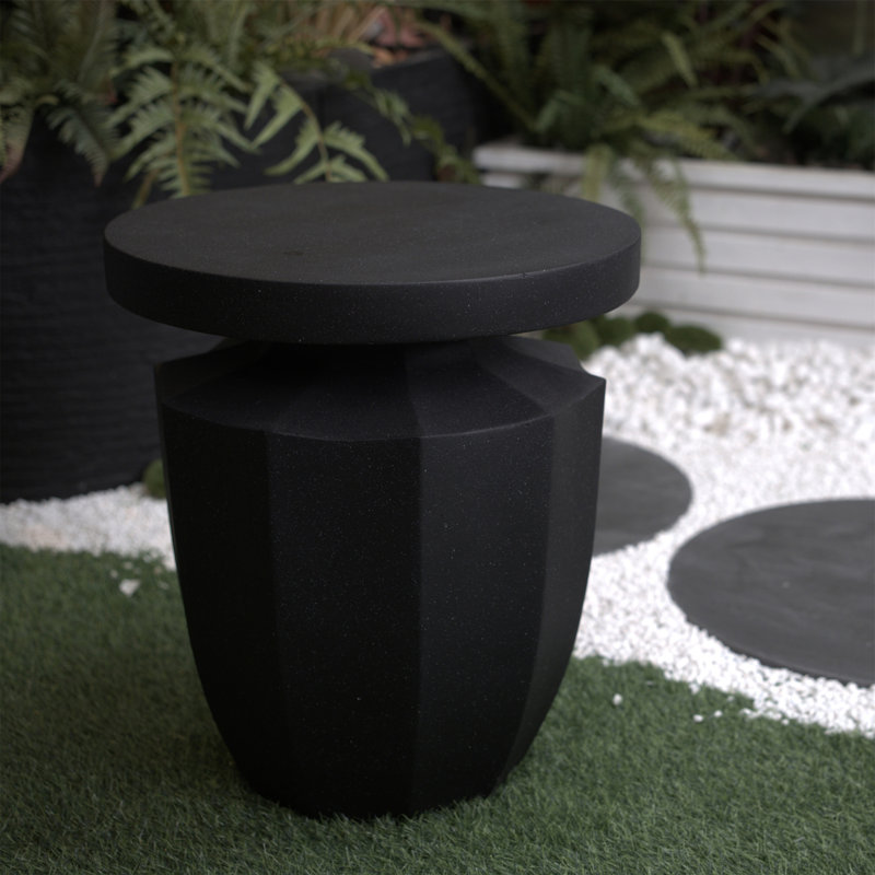 Table d'appoint moderne et robuste en faux terrazzo, parfaite pour une utilisation intérieure et extérieure, design multifonctionnel et durable