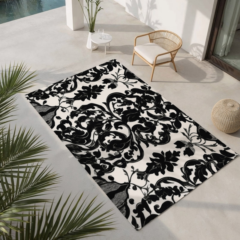 Pewter Grace Indoor And Outdoor Area Rug, Rectangle 4' x 6'
