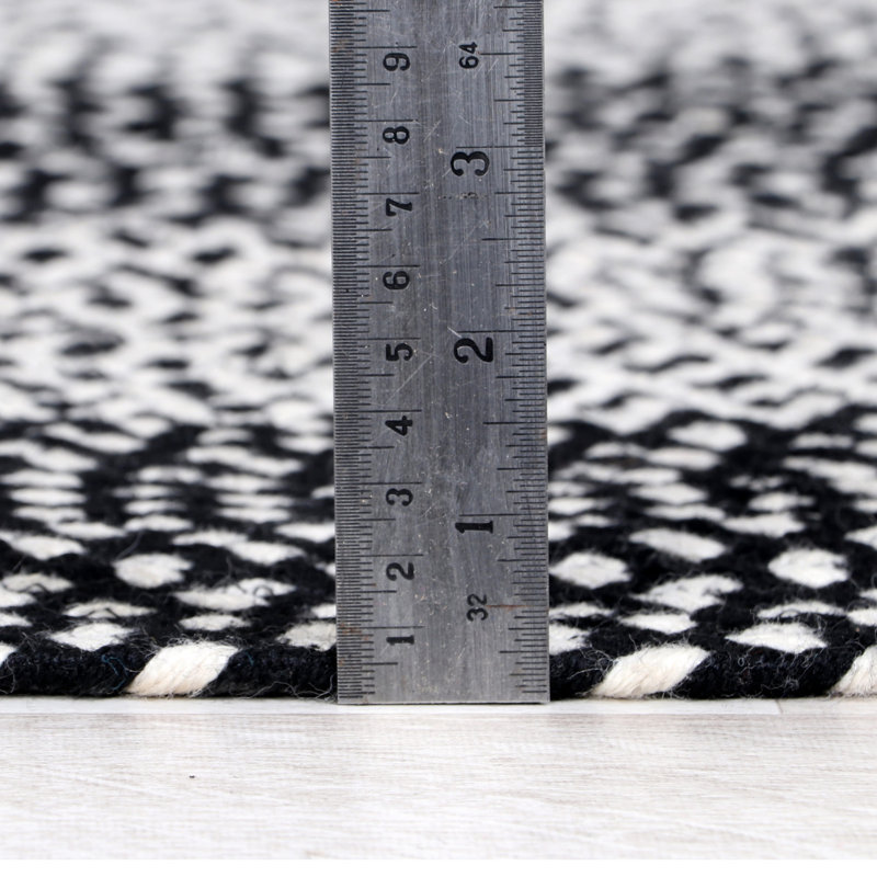 Enika Indoor Rug, Oval 4' x 6'