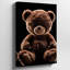 Toile, un ours en peluche moelleux repose sur un fond d'art mural noir profond qui évoque une présence chaleureuse et invitante-744615624