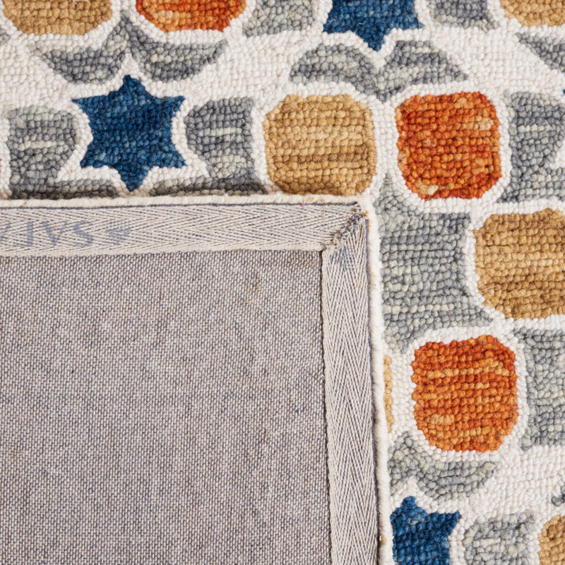 Vahakn Hand Tufted Wool/Cotton Southwestern Rug in Ivory/Gray, Square 5'