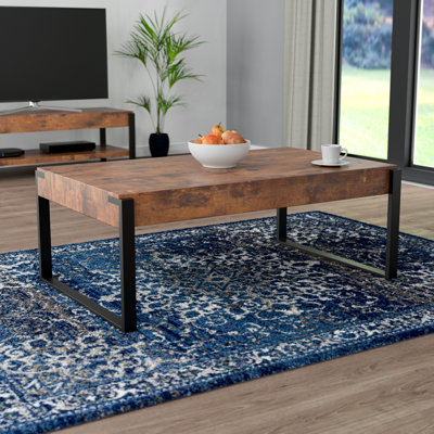 3FF6FF3287D64291A596C712CEB9FCC6: Table basse ou meuble télé Athiran, bois rustique de couleur claire, pieds en métal noir
