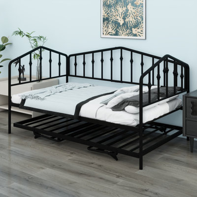 Le lit de jour avec lit gigogne présente des lignes fluides et élégantes ainsi qu'un espace de couchage escamotable polyvalent.