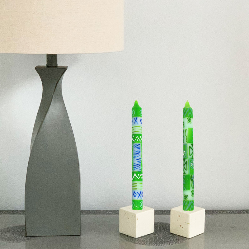 Bougie conique peinte à la main sans parfum