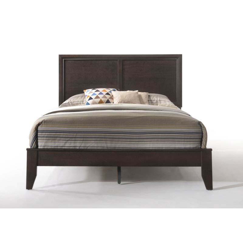 Le lit espresso Madison, une solution de sommeil intemporelle et robuste avec une compatibilité multiple et des éléments de design distinctifs.