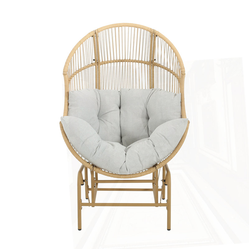 Fauteuil oscillant d'extérieur en osier, Light Gray Cushion/Light Brown Frame