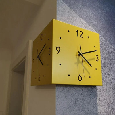 Horloge murale d'angle double face avec affichage analogique et numérique