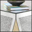 Table carrée inversée à miroir triangulaire