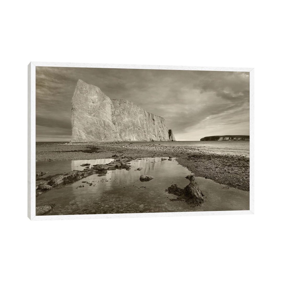 Coastline And Perce Rock, A Limestone Formation, Quebec, Canada von Tim Fitzharris - Gallery-Wrapped Canvas Giclée on Ca...