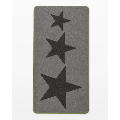 AccuQuilt GO! Star Fabric Cutting Die with 2", 3", and 4" Star Shapes