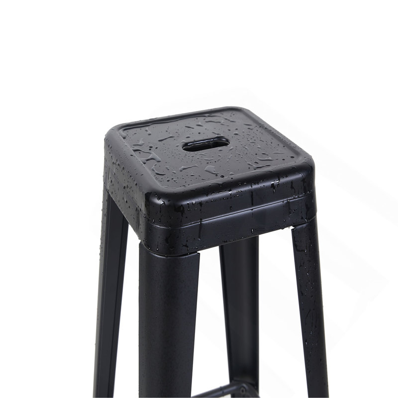 Tabouret à hauteur de comptoir 24 po, tabourets de bar en métal sans dossier, ensemble de 4, non empilable, amovible et facile à assembler, conception peu encombrante pour îlot de cuisine / bar / café / salle à manger