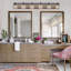 Applique murale de style campagnard 49 po, configuration à 6 lumières pour salle de bain avec abat-jour en verre bullé transparent