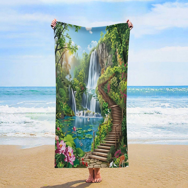Serviette de plage surdimensionnée en microfibre Woods Waterfall