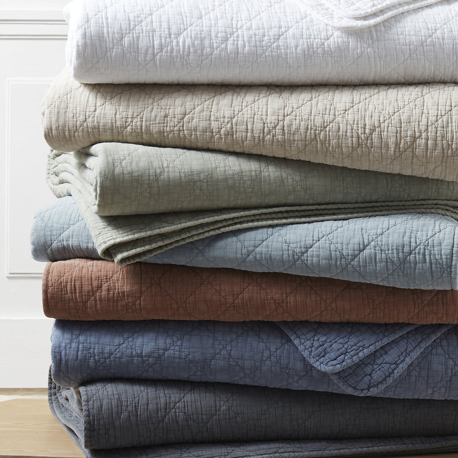 Bostwick Stonewashed Cotton Gauze Solid Color Classic Casual Modern Rustic Quilt Set, King Quilt + 2 King Shams, Copper