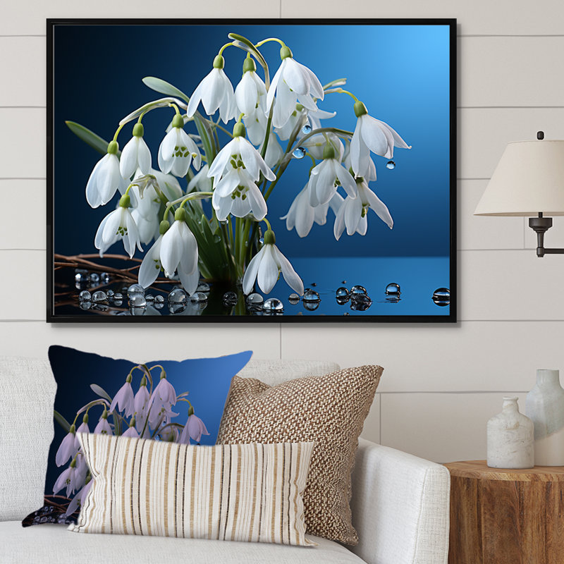 «Winter Snowdrop Flower», photographie sur toile, Cadre flottant noir, H 16 po x l 32 po x P 1 po