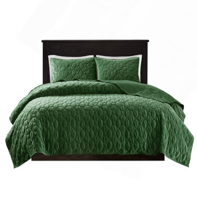 Velvet Quilt Set With Geometric Design, Full/Queen Antimicrobial And Soft For Comfortable Sleep