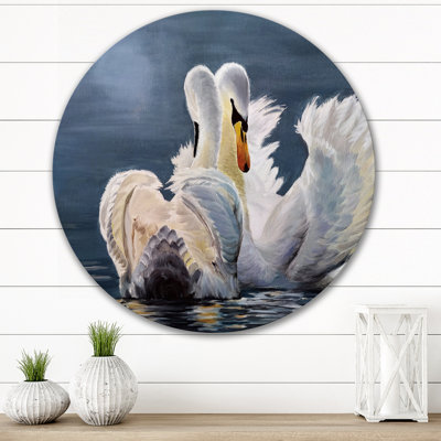 Deux cygnes gracieux sur un lac bleu brumeux - peinture sur métal sans cadre