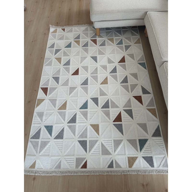 Tivan Indoor / Outdoor Rug, Rectangle 2'7" x 4'11"