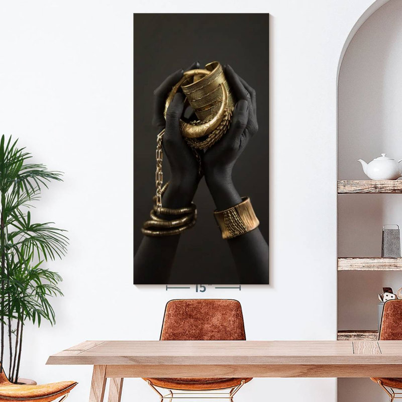 Femme africaine, mains dorées sur toile, H 54 po x l 27 po x P 1,25 po