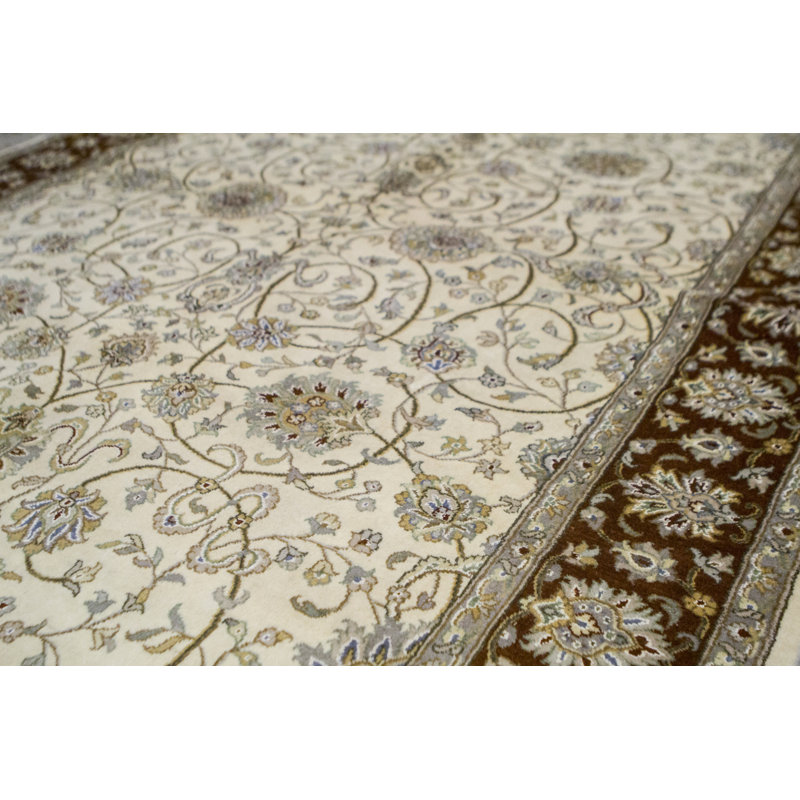 Tapis beige noué à la main de haute qualité