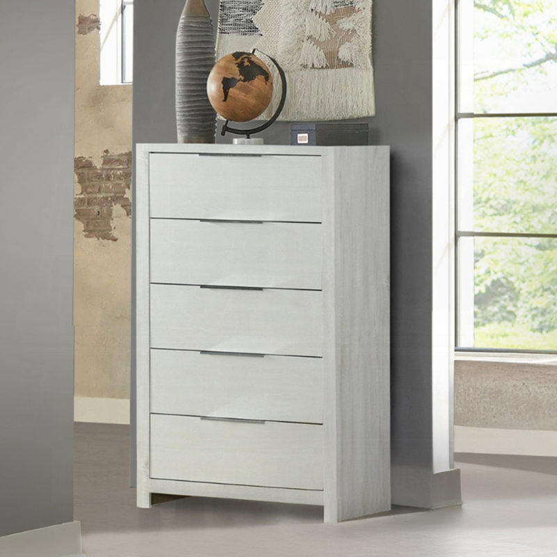 Jehoram Beige Chest