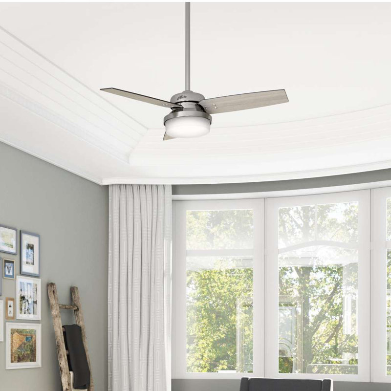 Ventilateur de plafond standard à 3 pales de 44 po avec télécommande et ensemble d'éclairage inclus Sentinel, Nickel brossé