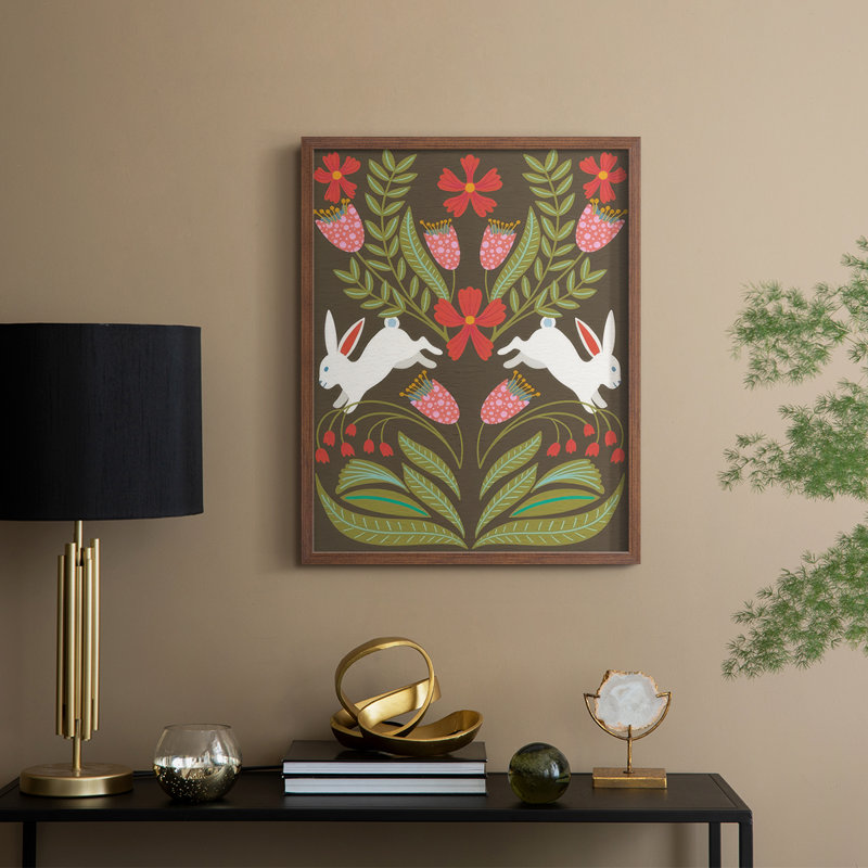 «Folk Flower And Rabbit I», H 21 po x l 17 po, Noyer