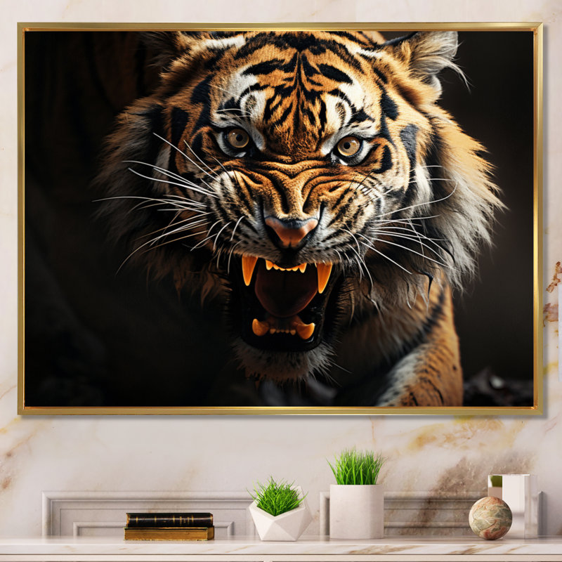 «Tiger Roaring Majesty», reproduction sur toile, Cadre flottant doré, H 34 po x l 44 po x P 1,5 po